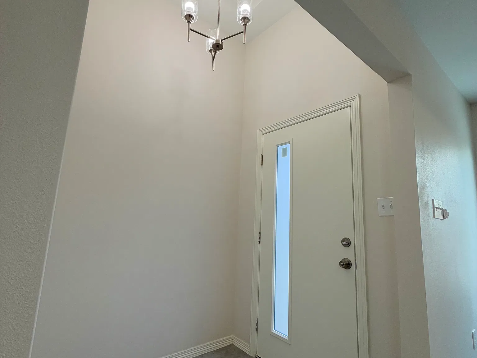 225 Midway Dr — Photo 2
