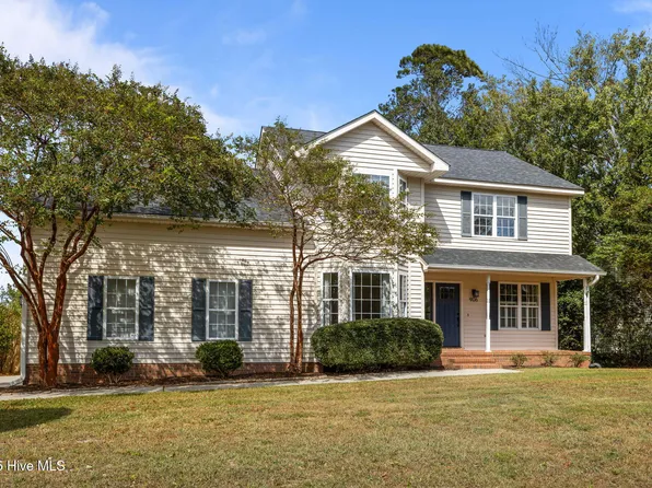 906 Ridge Water Boulevard, Morehead City, NC 28557