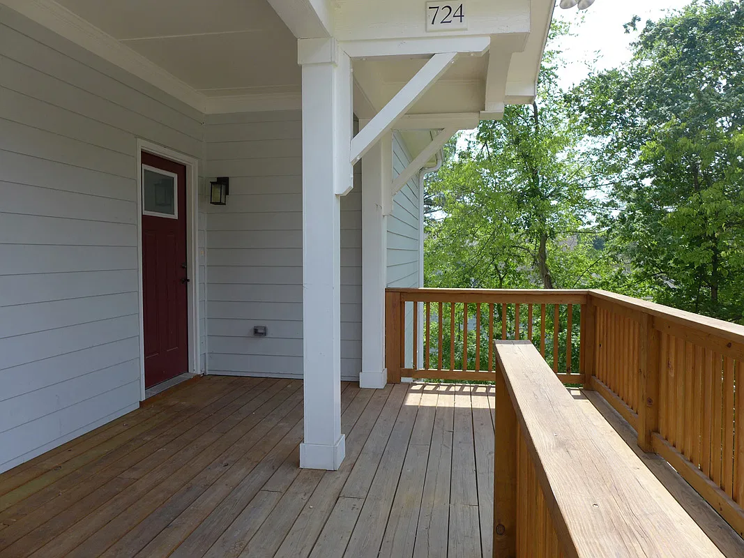 4 bed, 1600 sqft, $4,295 — Photo 3