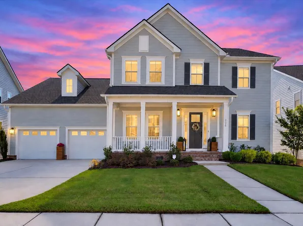 205 Tupelo Grove Ln, Holly Springs, NC 27540
