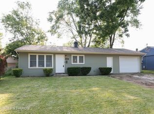 56 Sparrow Rd, Carpentersville, IL 60110