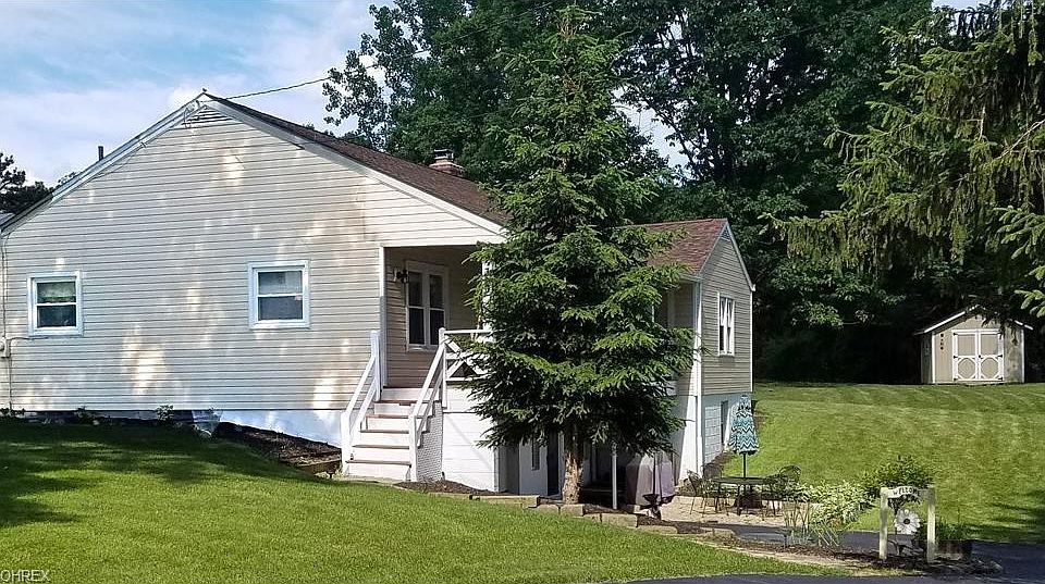 1st image of 372 Atterbury Blvd