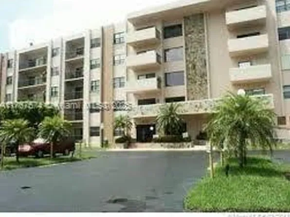 1301 NE 7th St APT 214, Hallandale, FL 33009