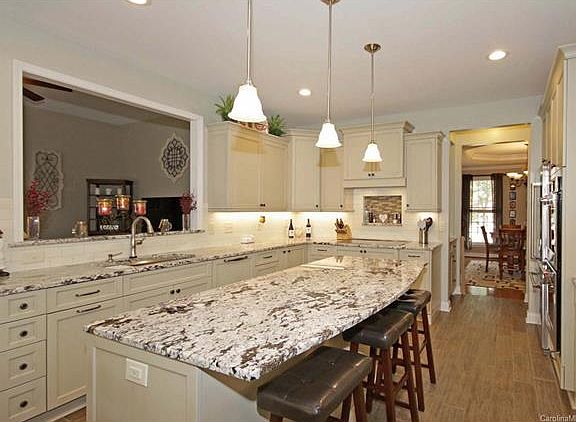 4th image of 233 Montibello Dr