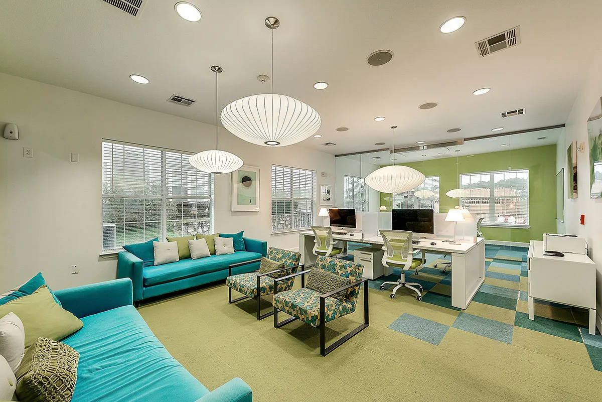 The Encore at Sam Houston - Student Living Priced Per Room — Photo 3
