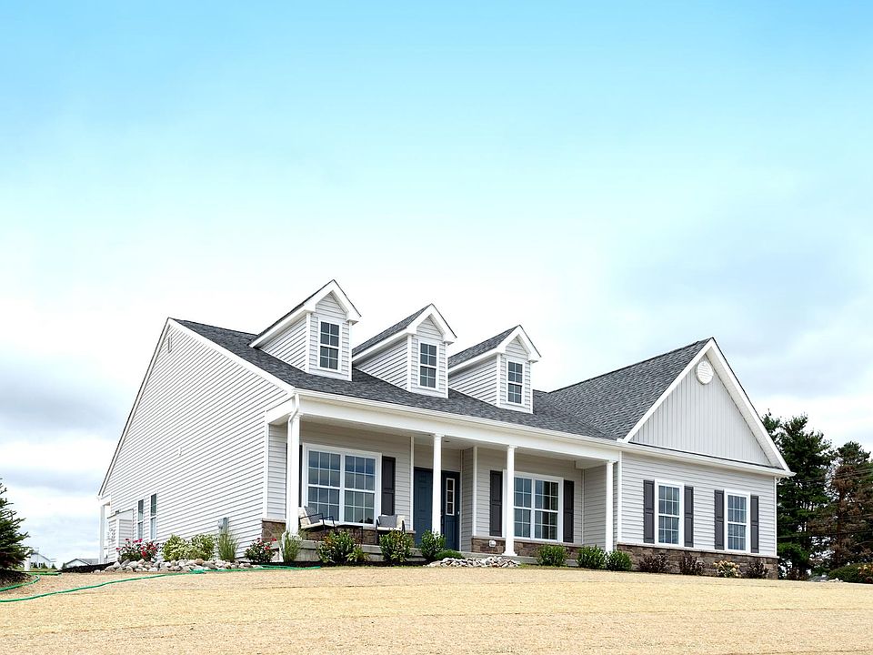 VB-21 Oakmont Exterior