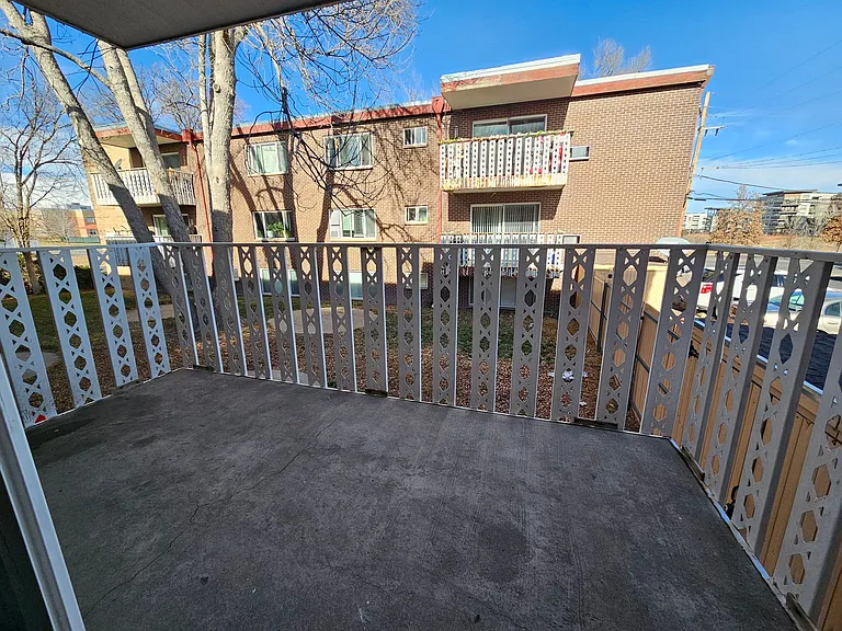 1990 N Beeler St #8 — Photo 4
