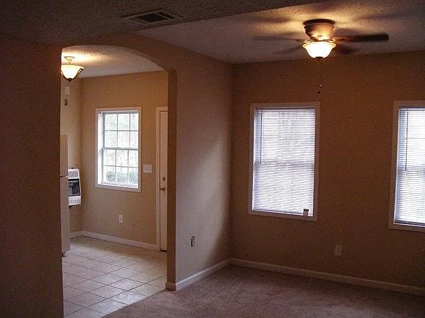 4417 Coopers Creek Dr SE — Photo 3