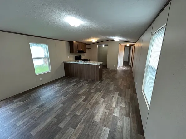 312 Hovie Ct, Dillon, SC 29536