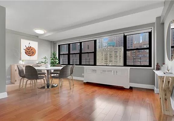 5th image of 347 E 53rd St APT 8D