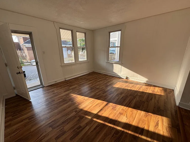 638 N Franklin St — Photo 4