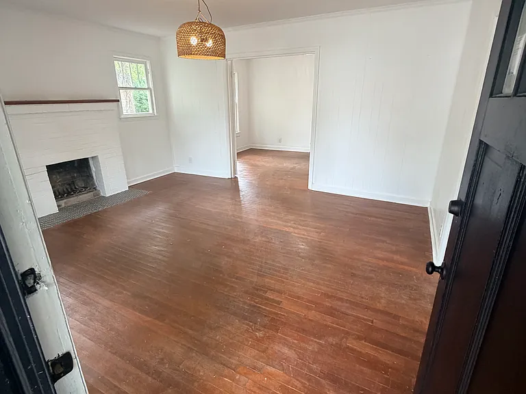 3035 University Dr — Photo 4