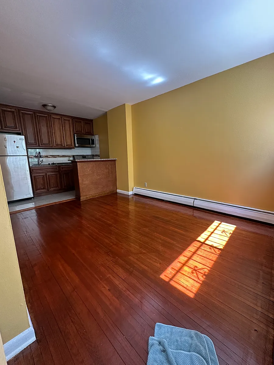 Building Photo - 2925 Cruger Ave #1
