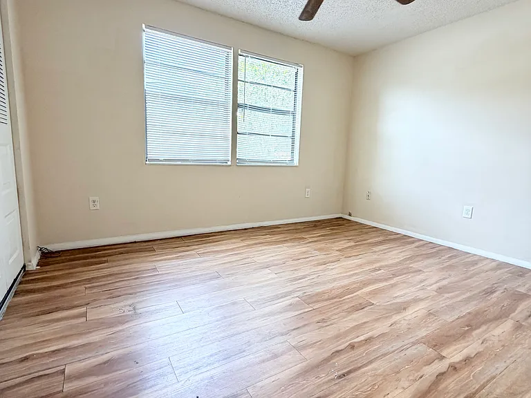 129 Camphor Cir #F — Photo 18