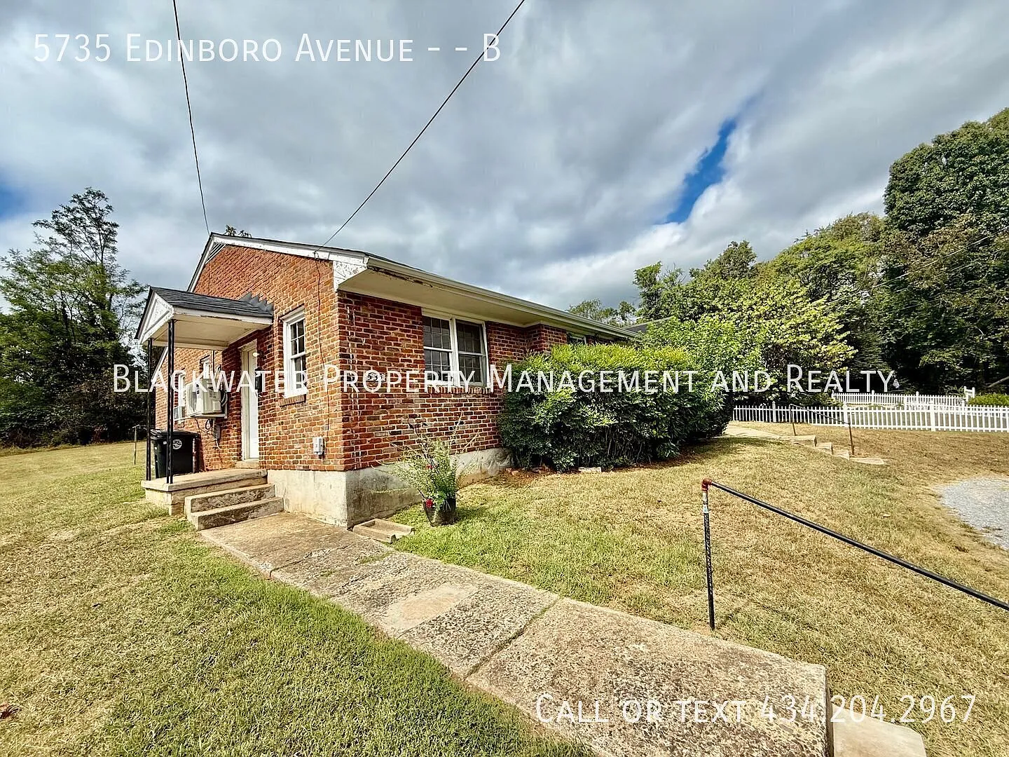 Move In Special! 2 Bedroom Apartment Near Wards Road! — Photo 1