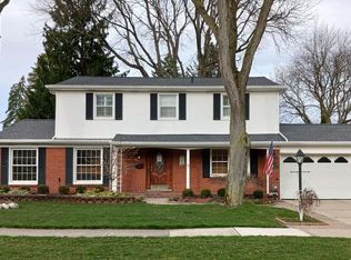14922 Robinwood Dr, Plymouth, MI