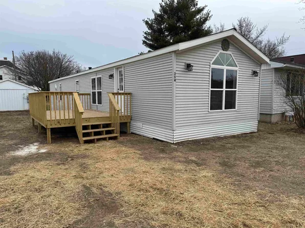 354 1st St SE, New Albin, IA 52160