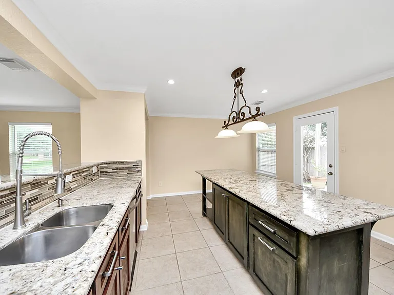 3815 Pebble Garden Ln — Photo 24