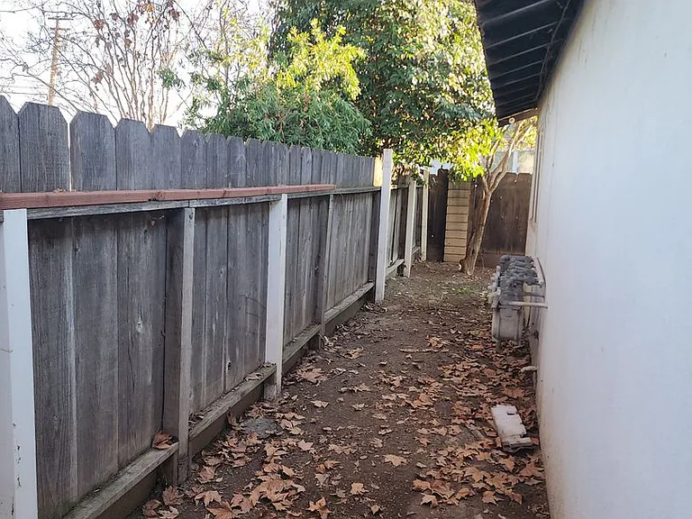 2801 Tully Rd — Photo 20
