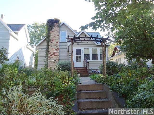 1st image of 2943 Polk St NE