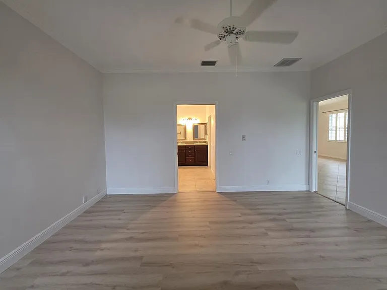 4492 Golf Club Ln — Photo 7