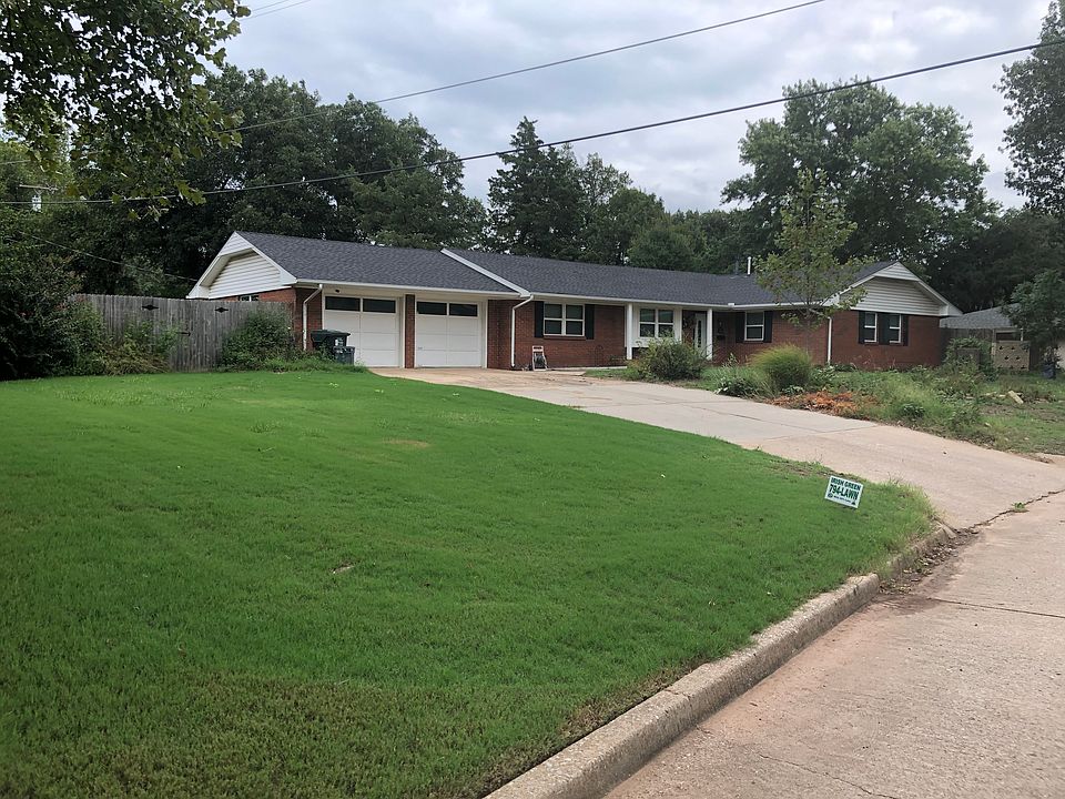 1st image of 1223 Benson Dr