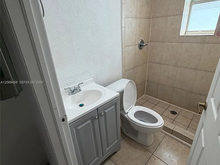 1021 NW 3rd St #208 — Photo 2