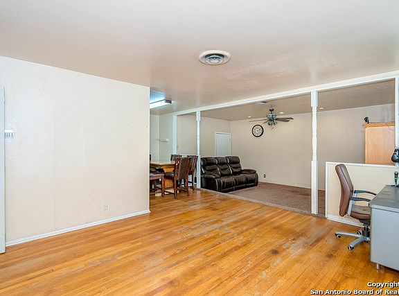 5th image of 230 Wayside Dr