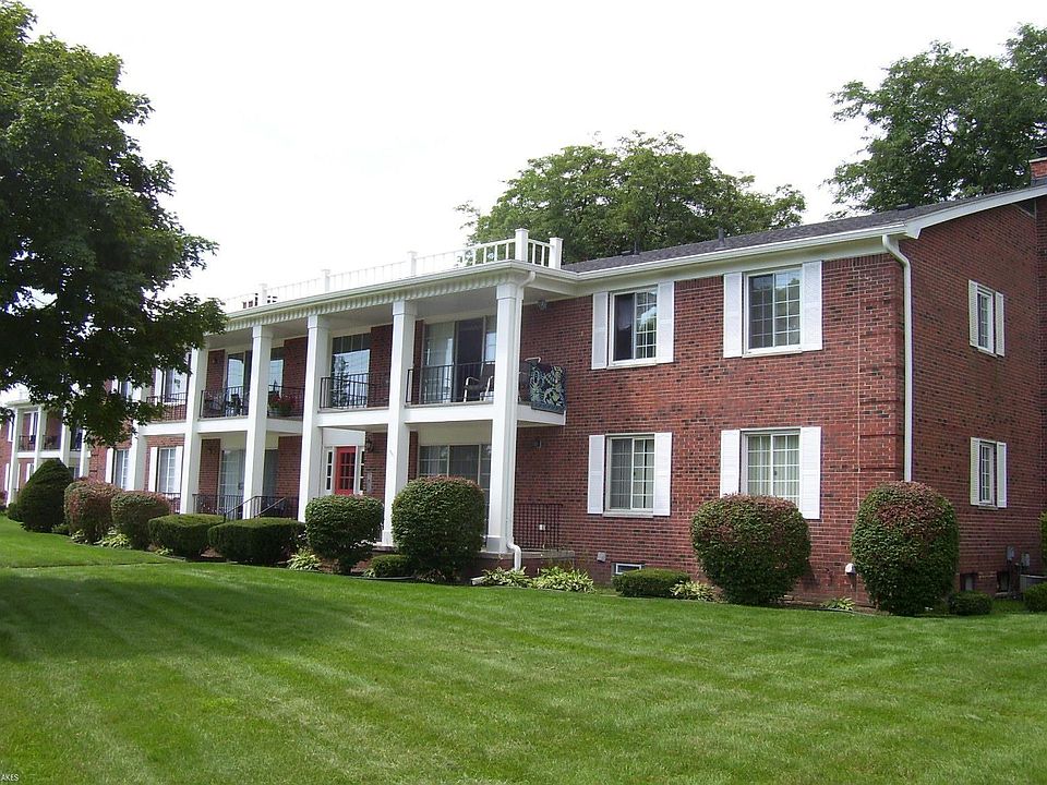 1st image of 29603 E Jefferson Ave Unit 12