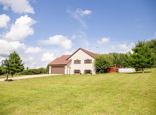 N5080 Hyland Cir, Monticello, WI 53570