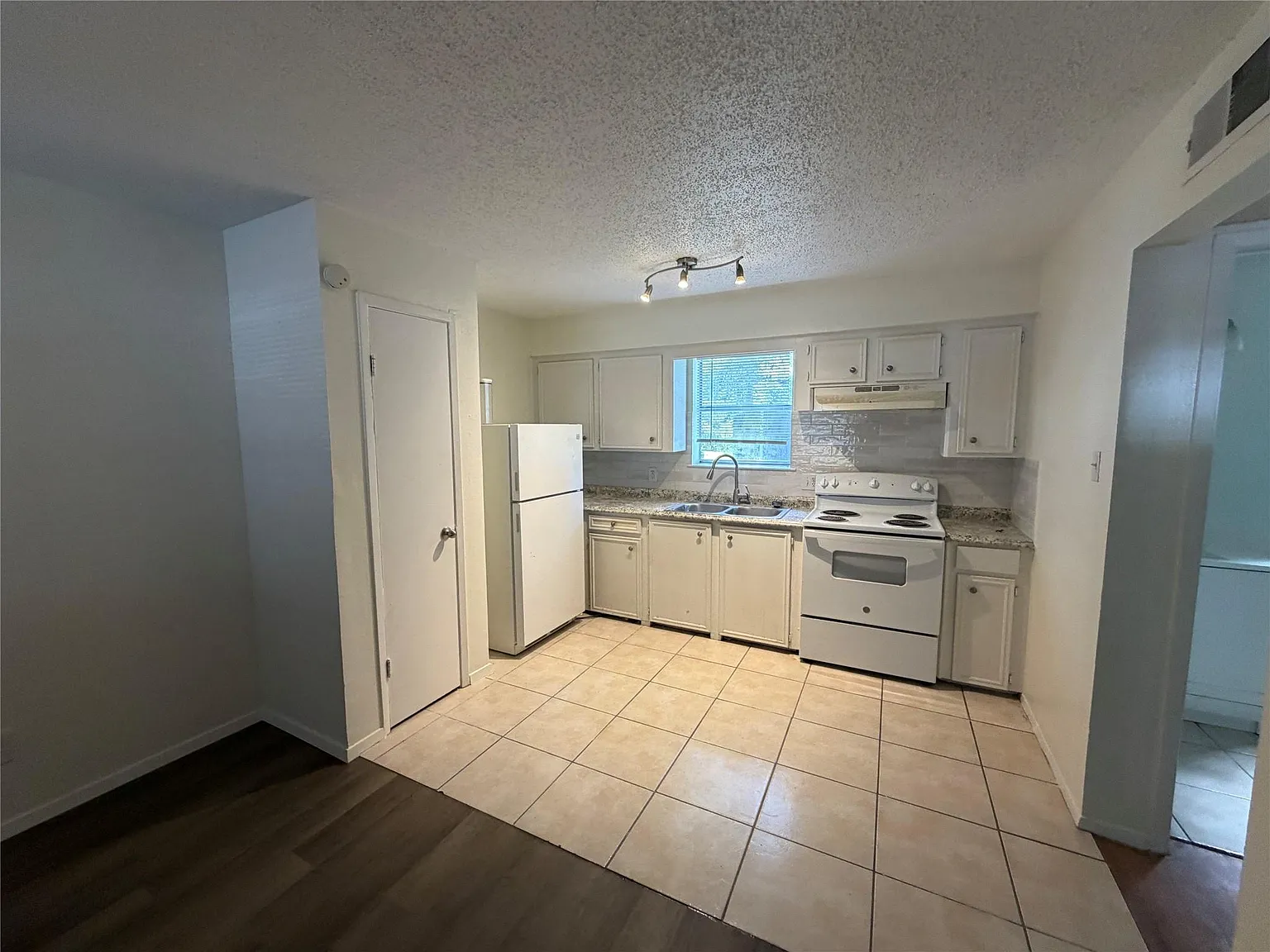 16957 Rabon Chapel Rd — Photo 3
