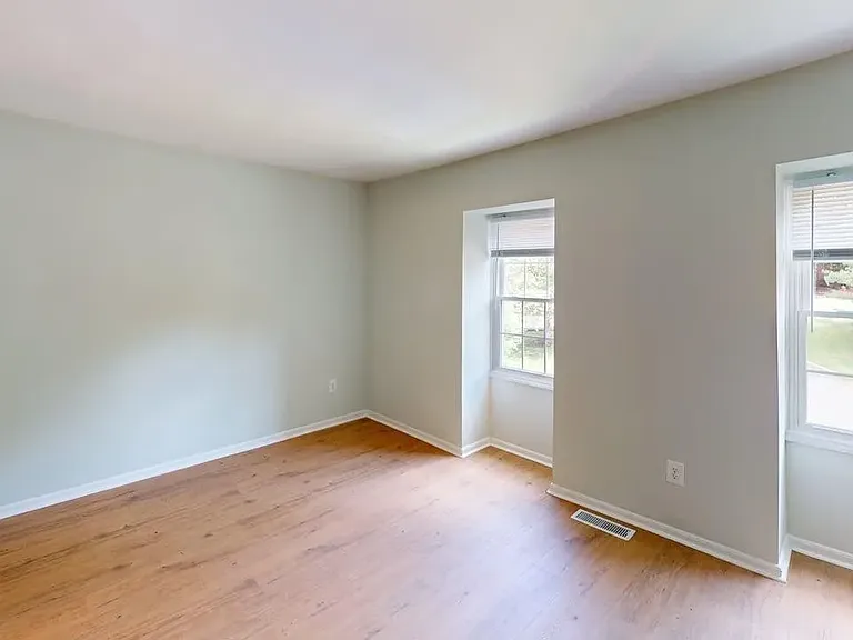 154 Brandywine Ct — Photo 12