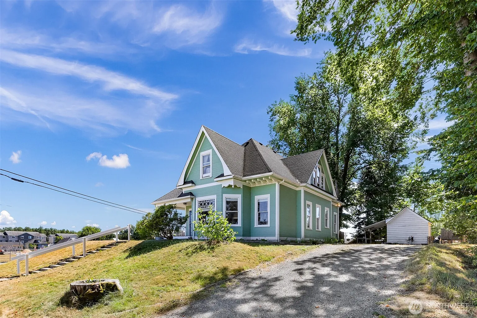 2029 Maple Street photo 1