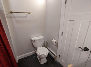 4527 Mountain Rd APT 2, Stowe, VT 05672