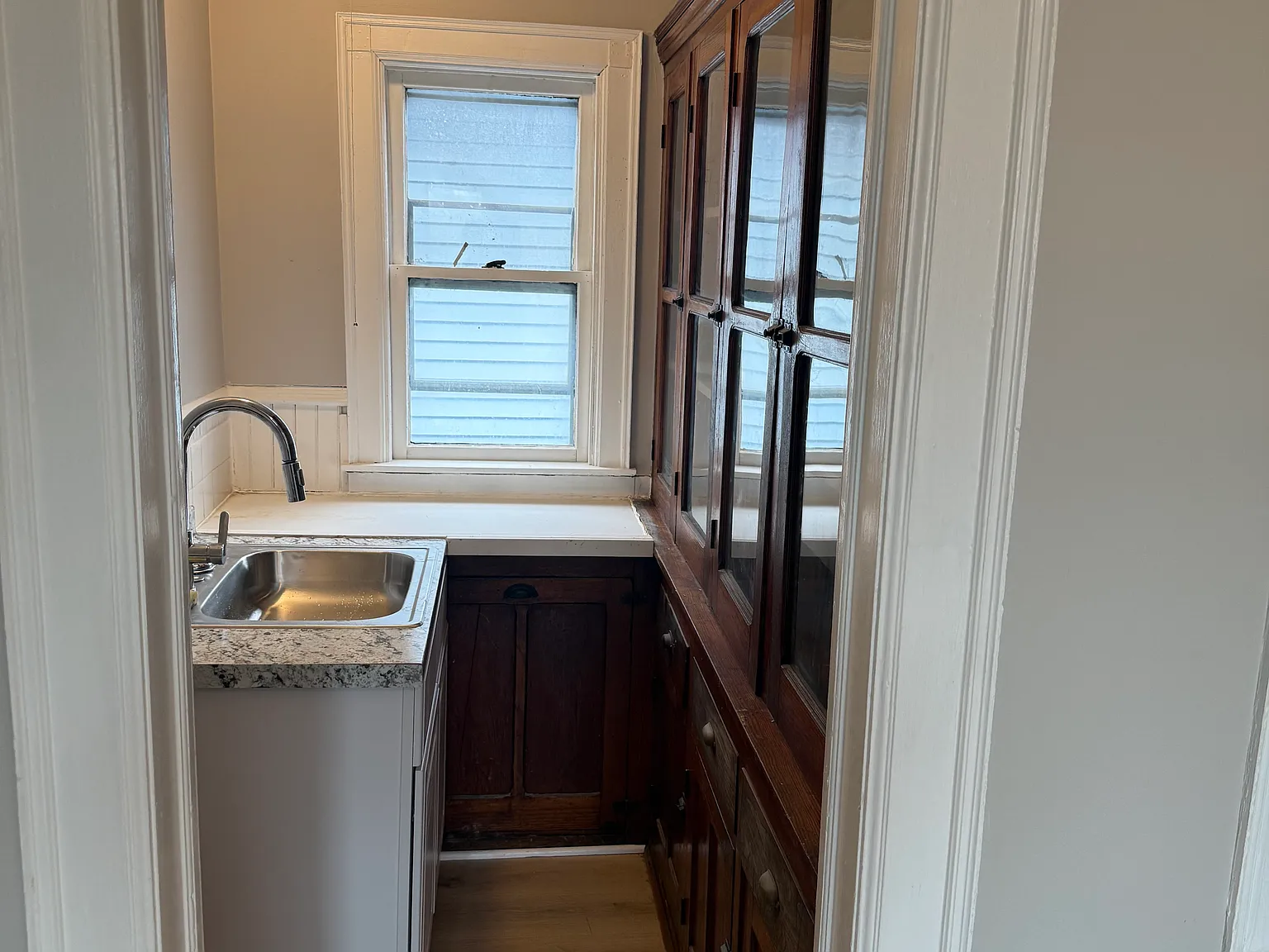 1 bed, 700 sqft, $750 — Photo 4