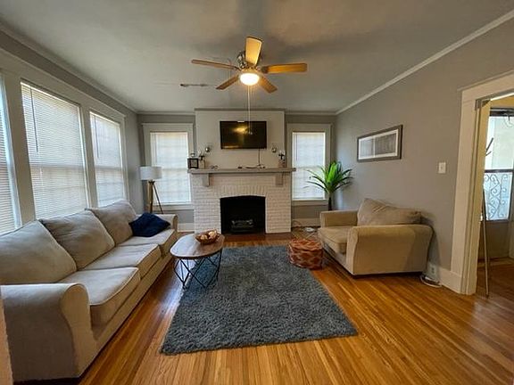 3rd image of 703 N Evergreen St #2