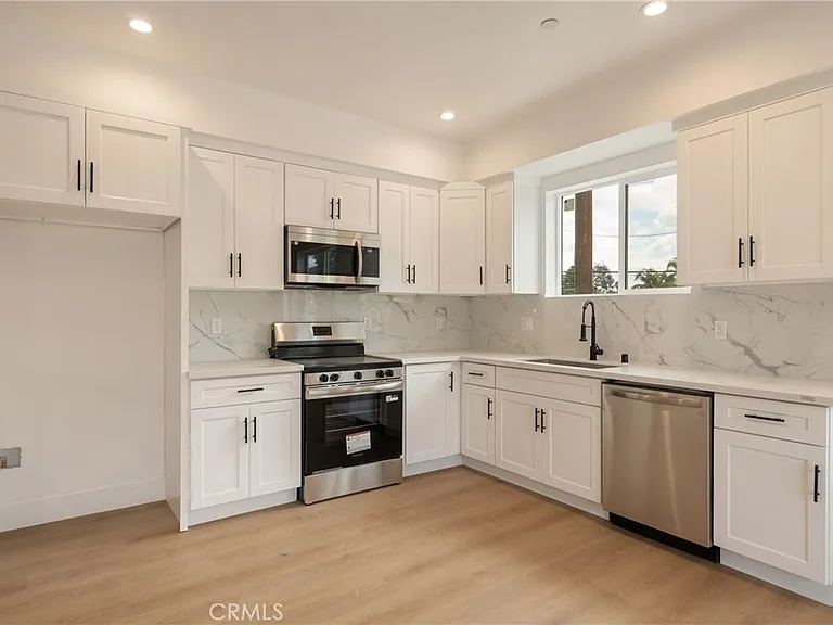 2843 Folsom — Photo 20