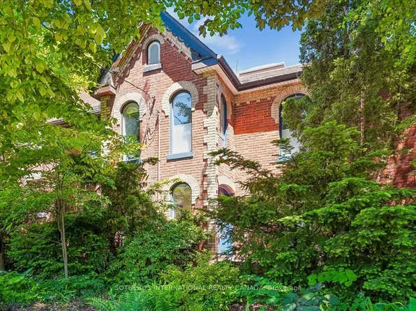 9 Rose Ave, Toronto, ON M4X 1N6