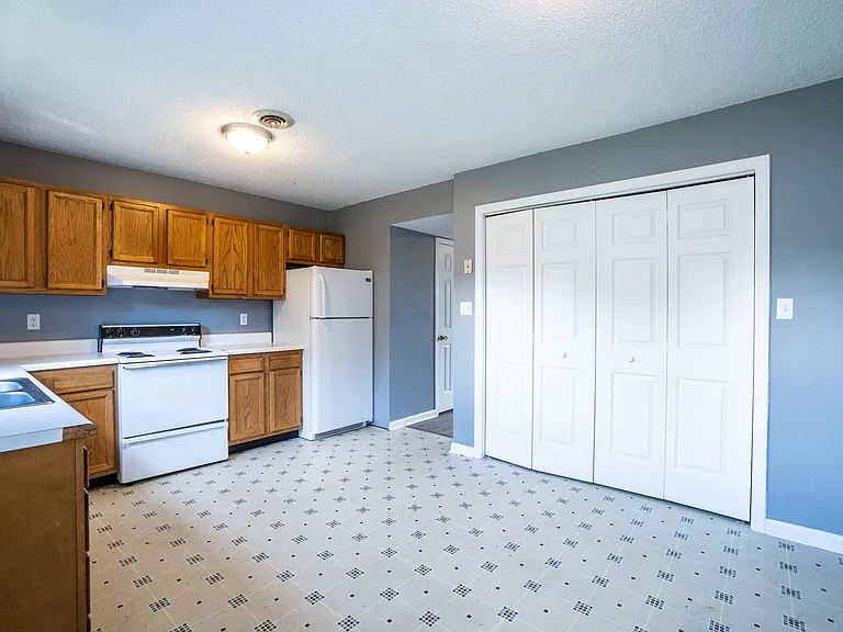 360 Britton Ave — Photo 6