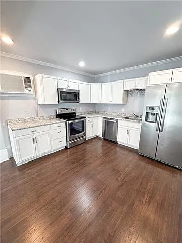 3327 Baudin St — Photo 5