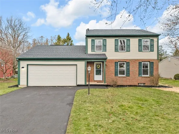 2601 Crafton Cir NW, North Canton, OH 44720