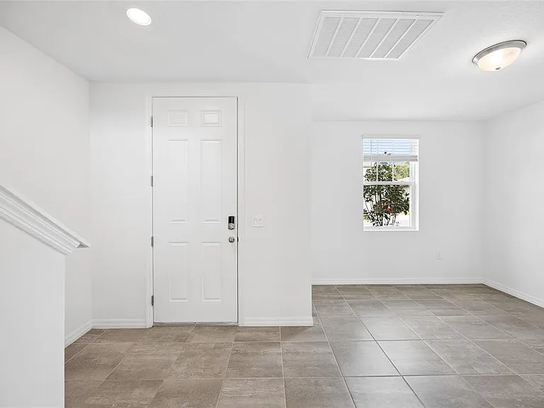 2339 White Tail St — Photo 3