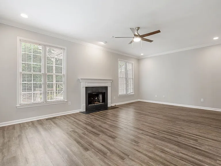 2031 Stone Brook Dr — Photo 9