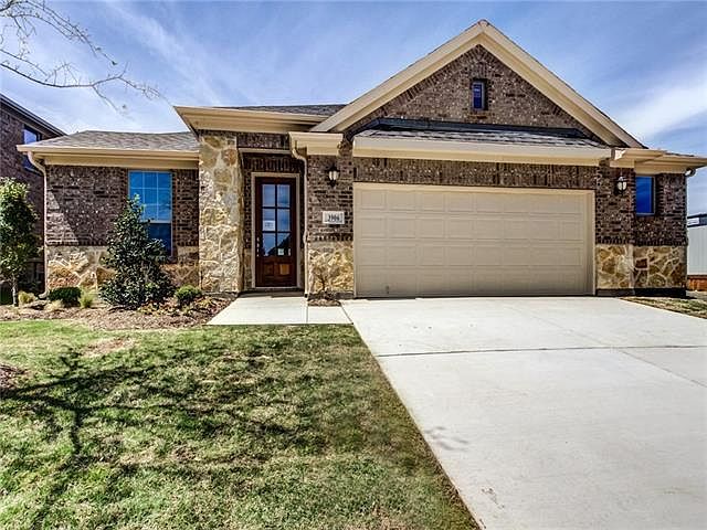 1st image of 3906 Applewood Ln