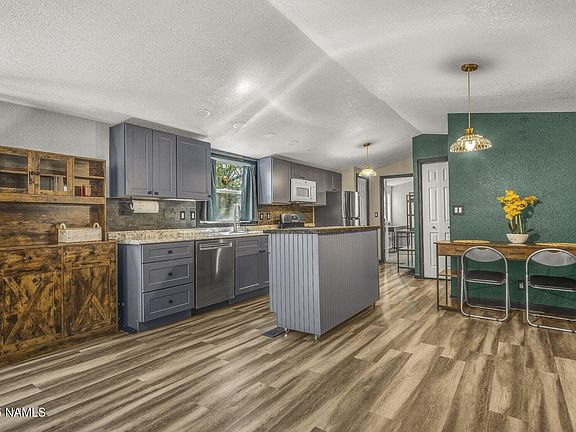 3rd image of 2136 Tovar Trl