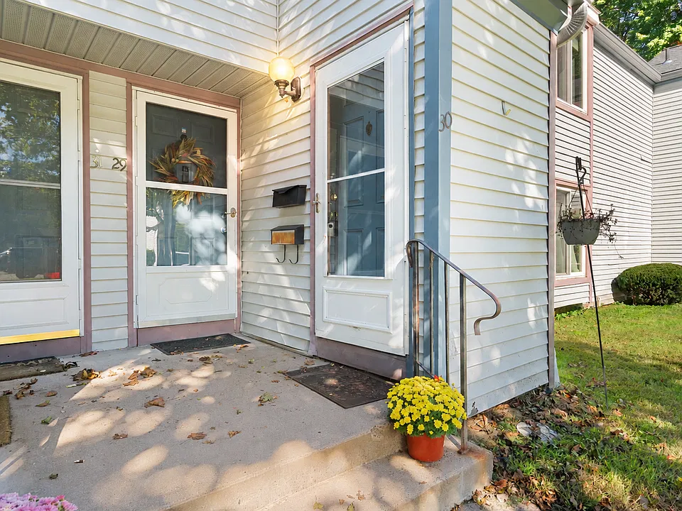 30 Candlewood Dr #30