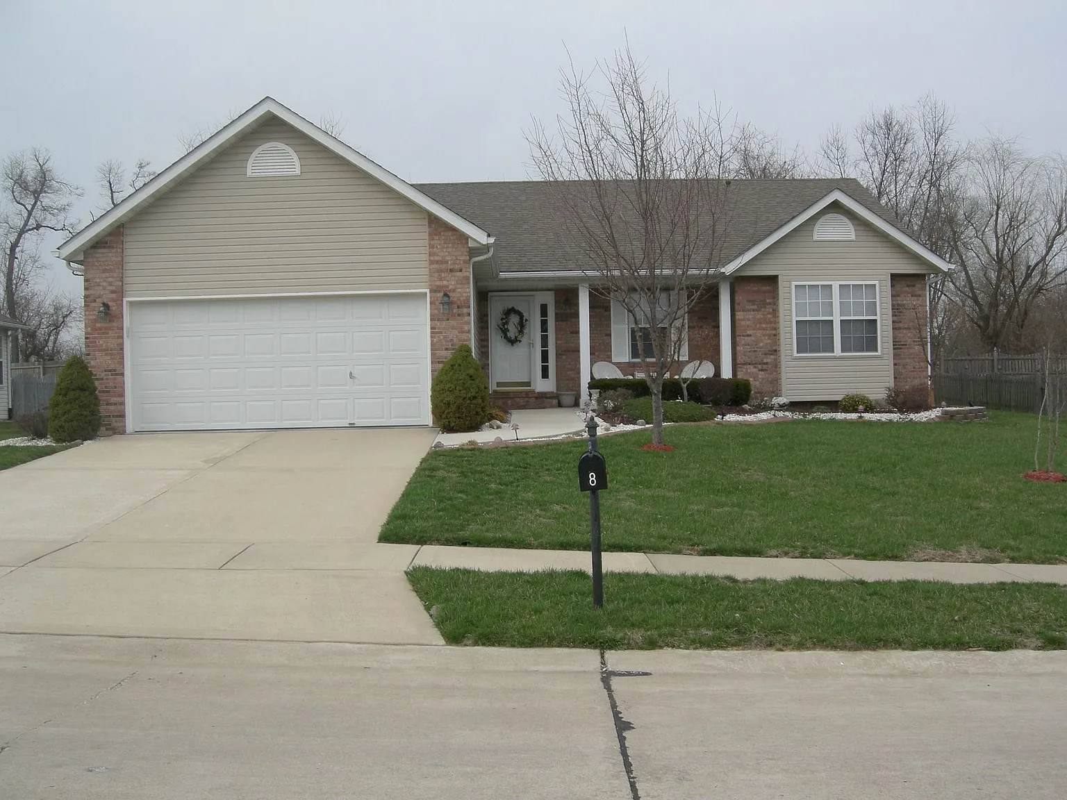 8 Somerset Pl photo 1