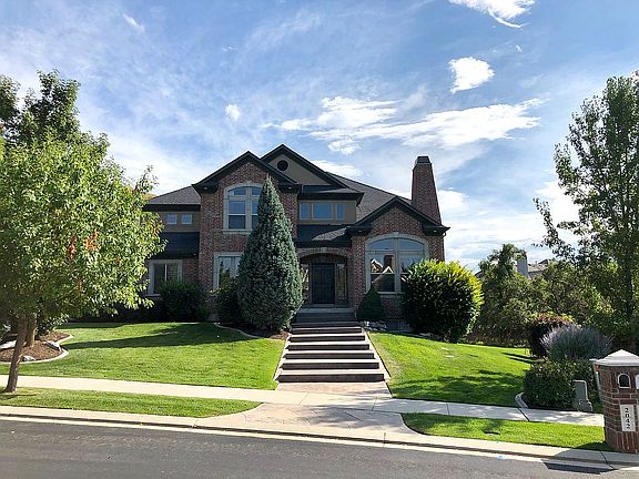 3rd image of 2042 E Tivoli Hills Ct