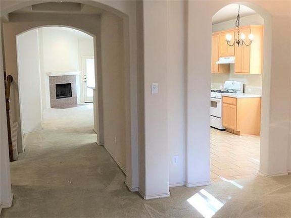 2nd image of 2505 Ravenwood Dr