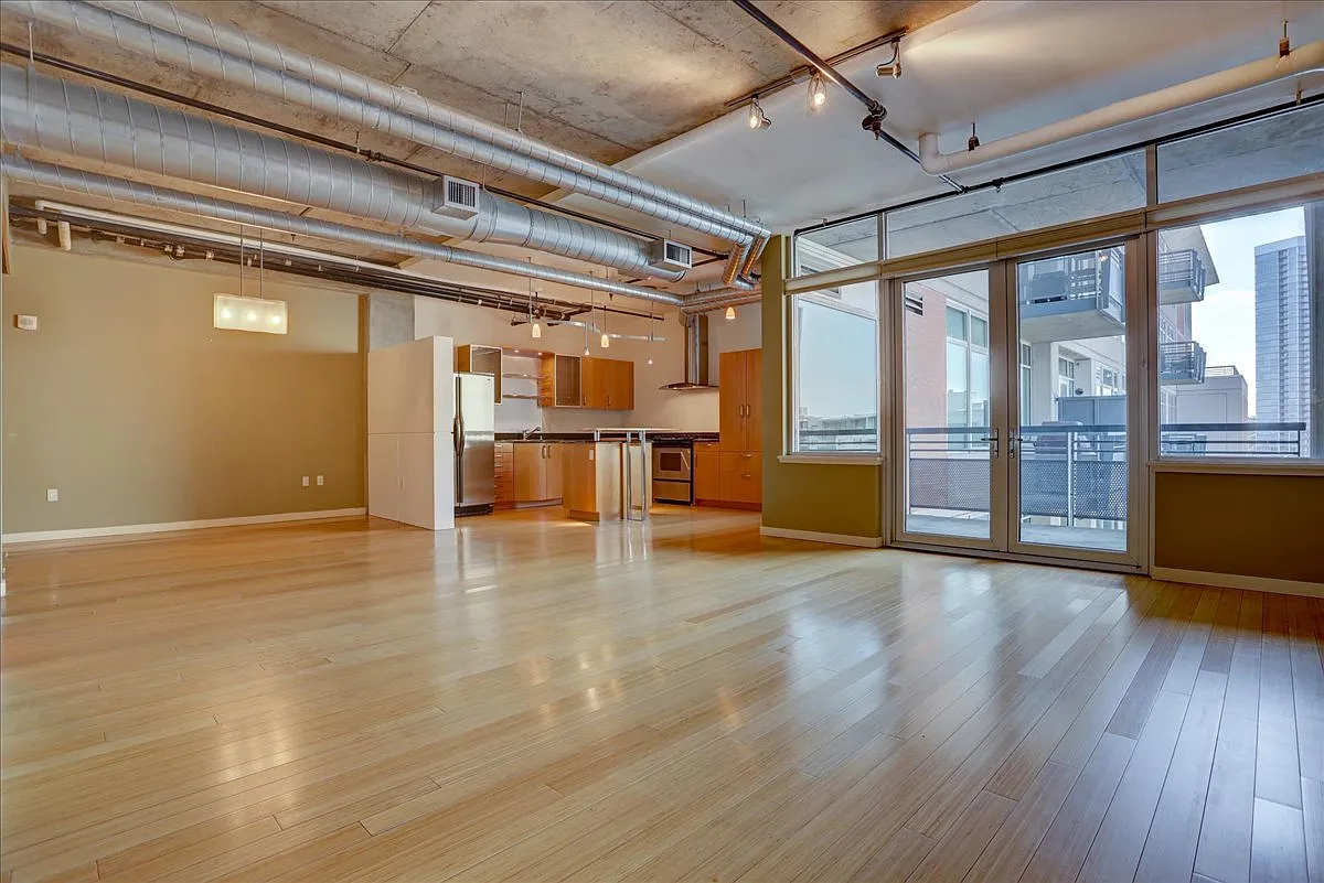 1401 Wewatta St — Photo 1